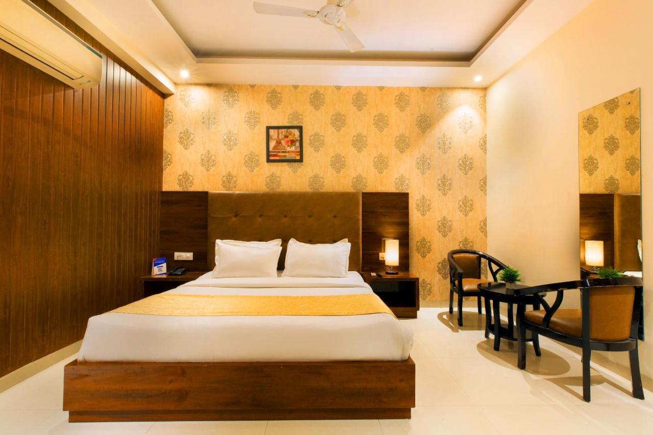 The Vegas By De Pavilion, Delhi Airport Экстерьер фото